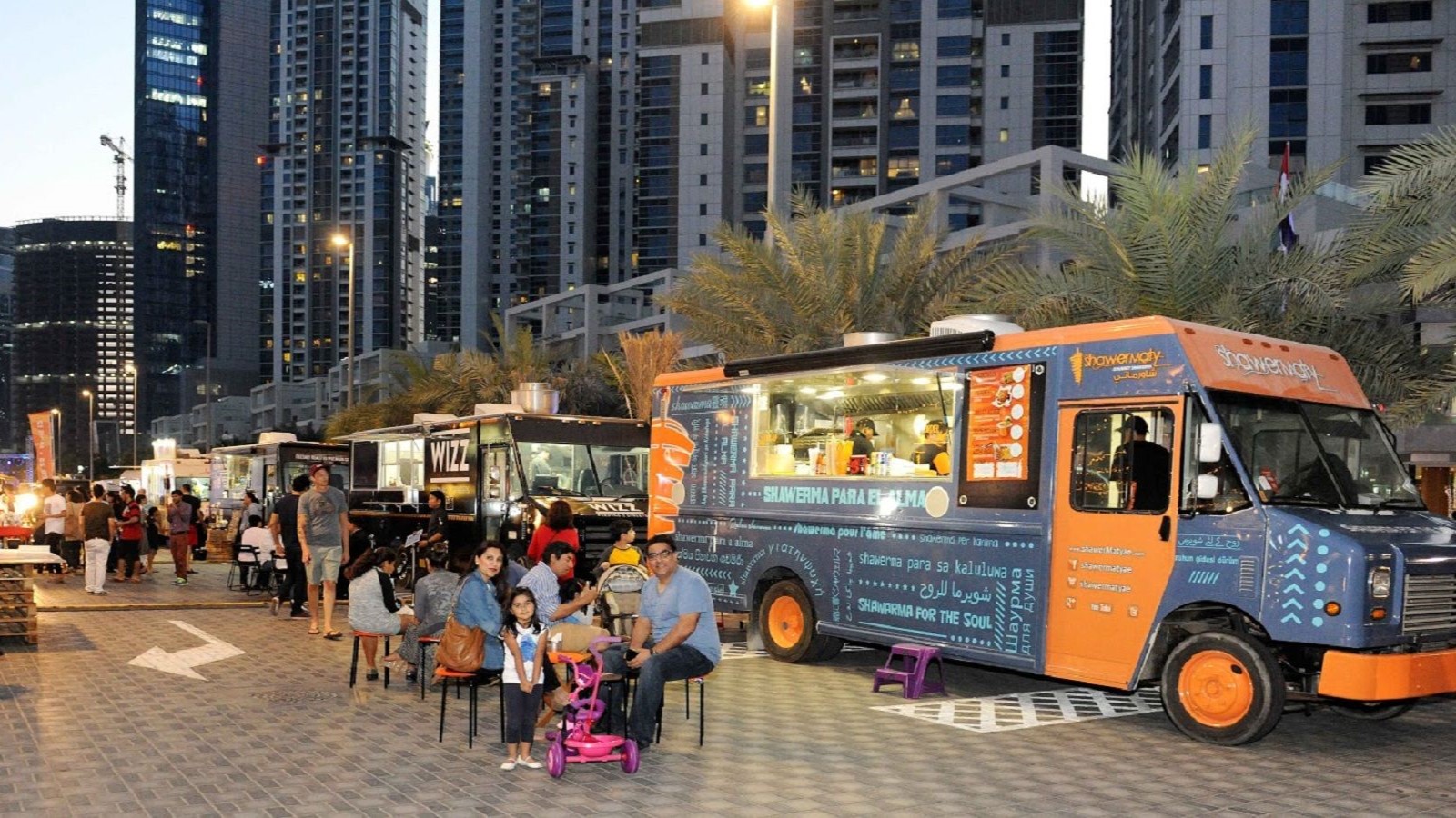 Street food in Dubai - affordable shawarma and kebabs for budget travelers